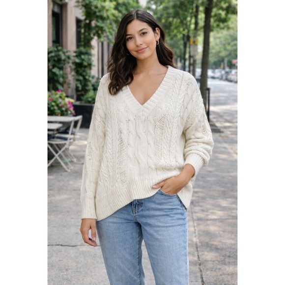 Express Sweaters - EXPRESS Womens Sweater Cream Cable Knit V Neck‎ Oversized Distressed Medium
